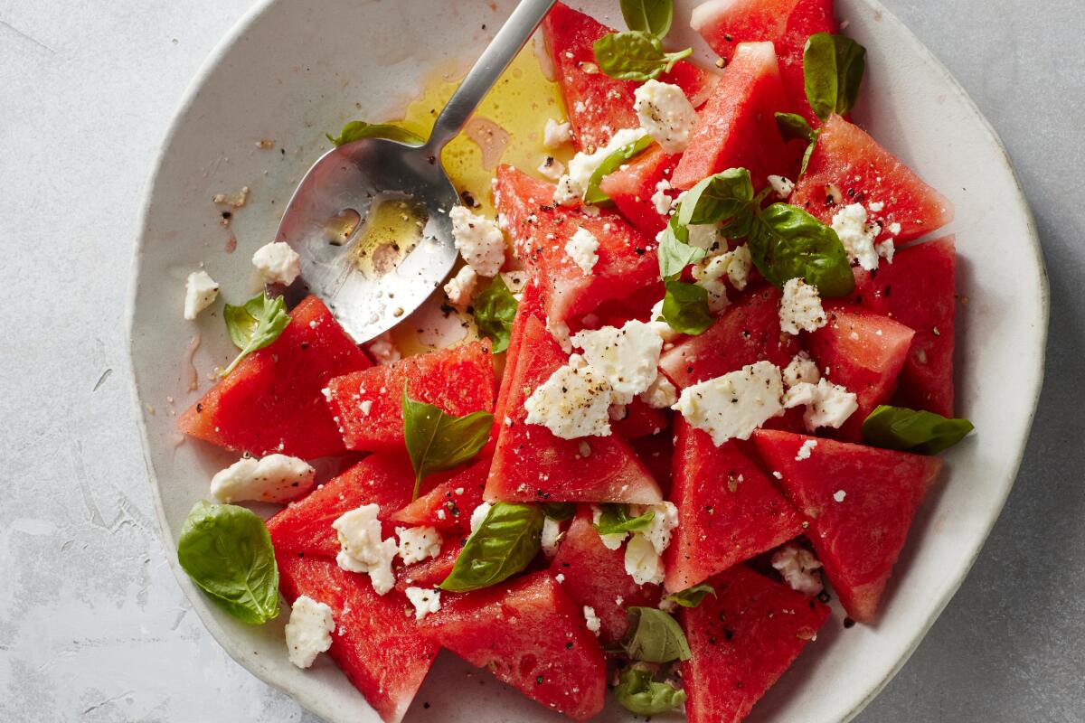 What Goes Well with Mediterranean Salad? The Perfect Pairings