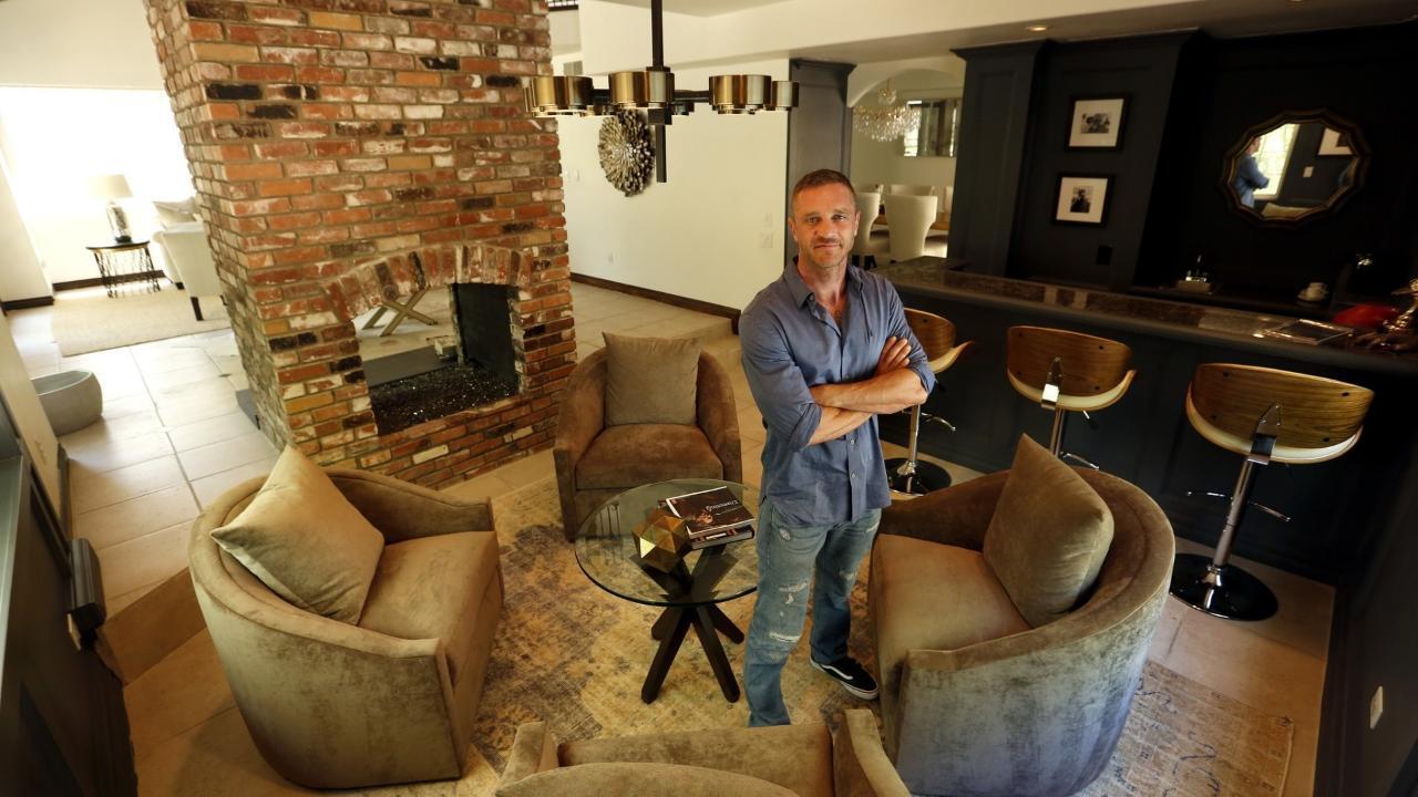 Dom w Woodland Hills, California