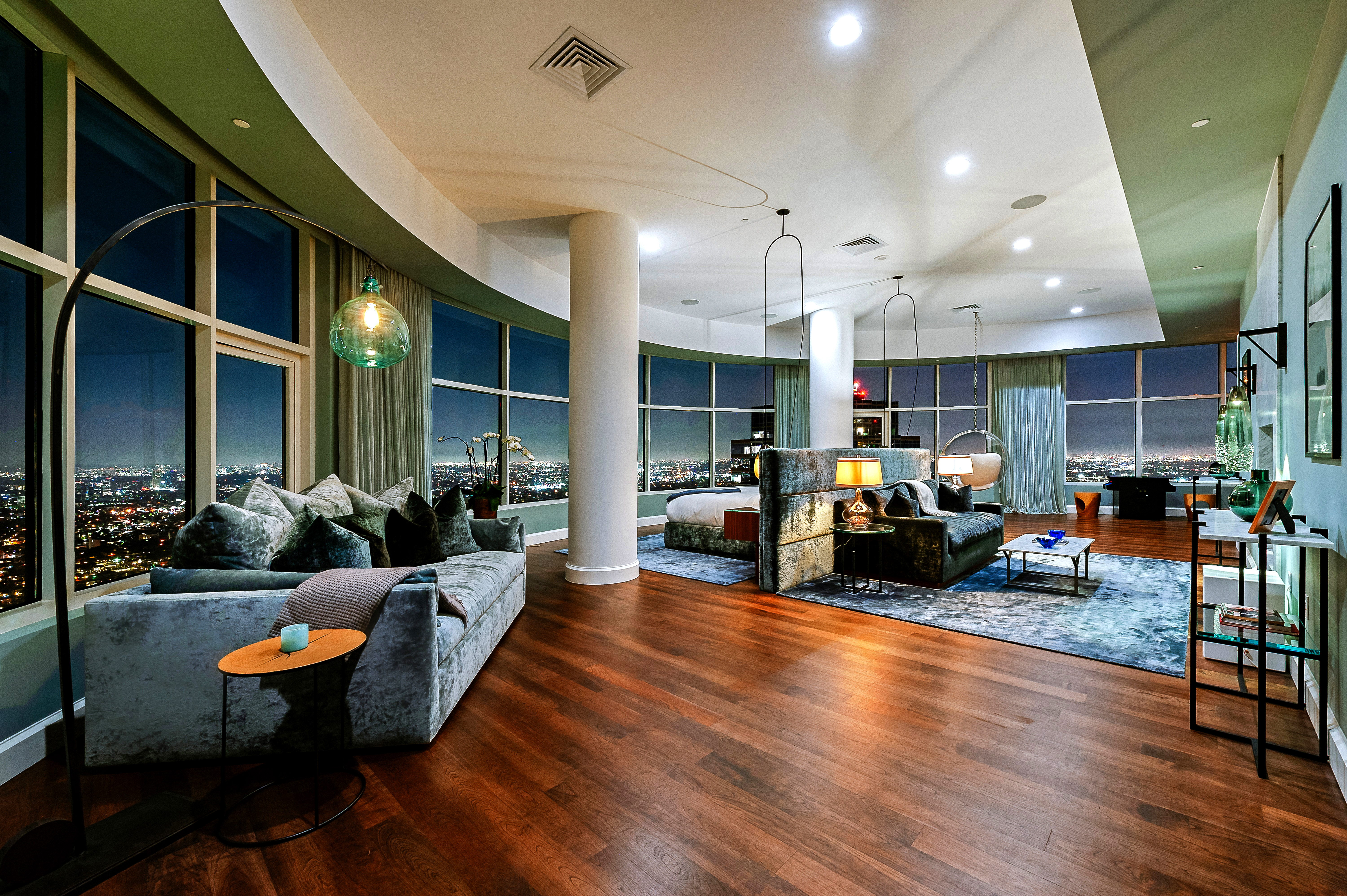 Hot Property: Matthew Perry seeks split from L.A. penthouse