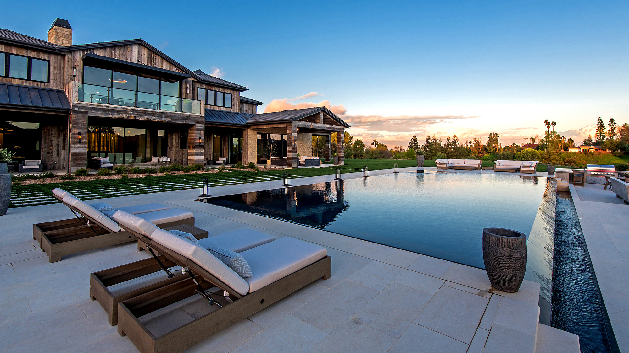 Top Sales: Bel-Air estate of daytime soap great pulls in $31 million