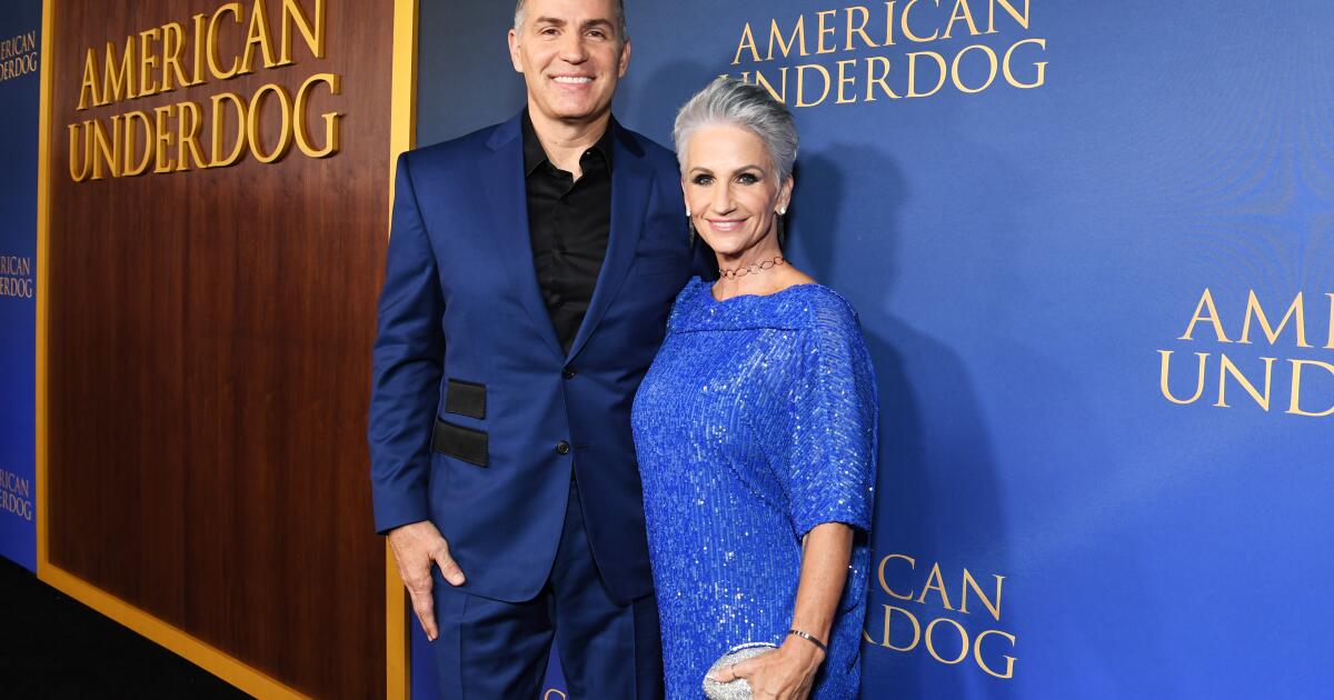 Kurt Warner's wife steps into spotlight