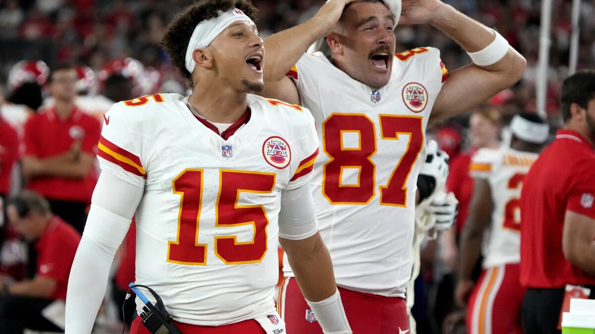 Kansas City Chiefs roll past Houston Texans in NFL season opener