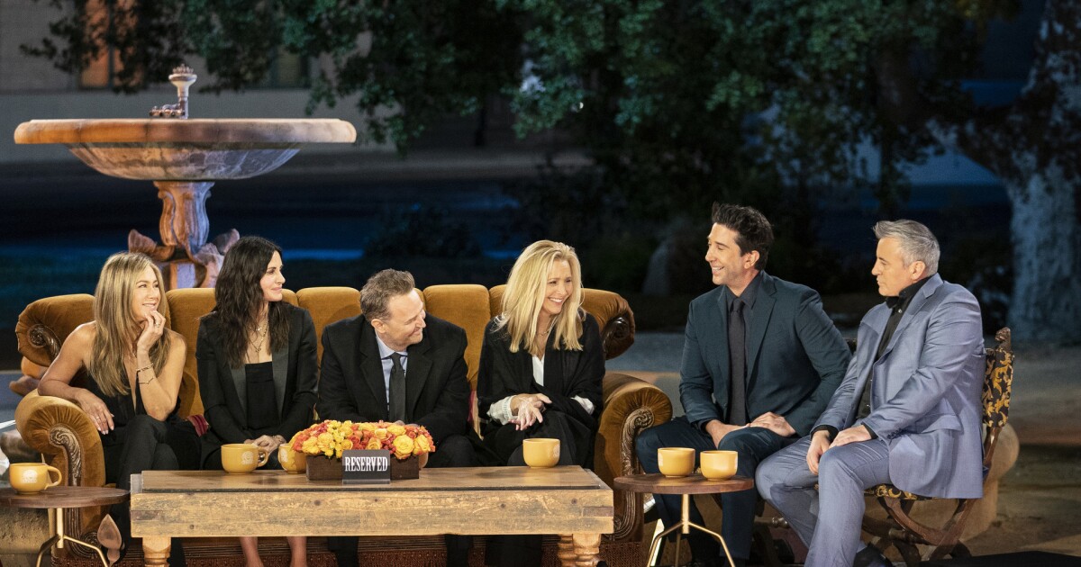 Jennifer Aniston, David Schwimmer reveal 'Friends' crush ...