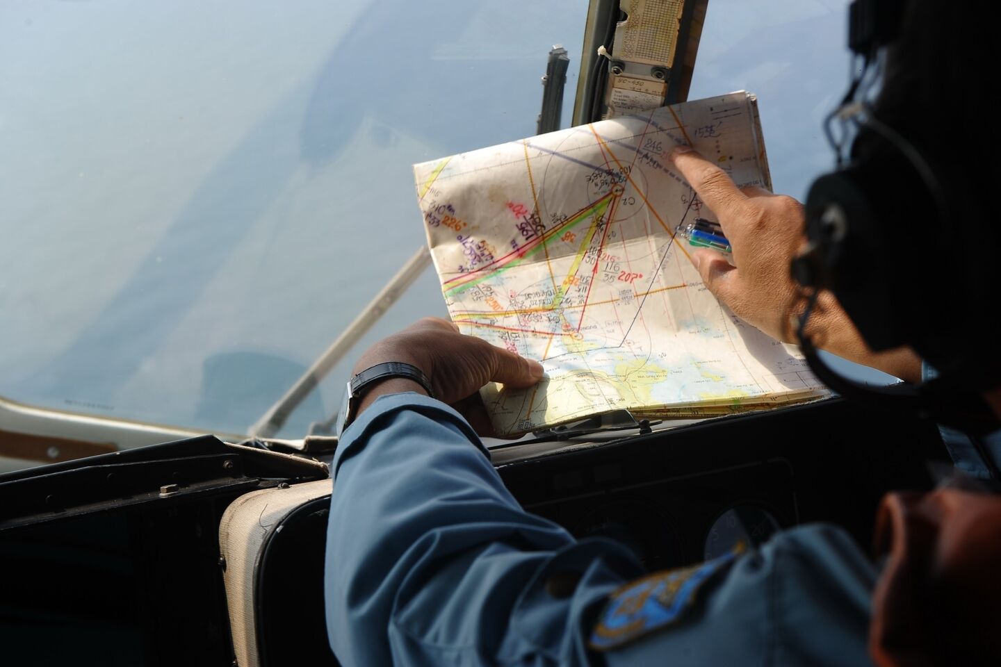 Search for missing Malaysia Airlines jet