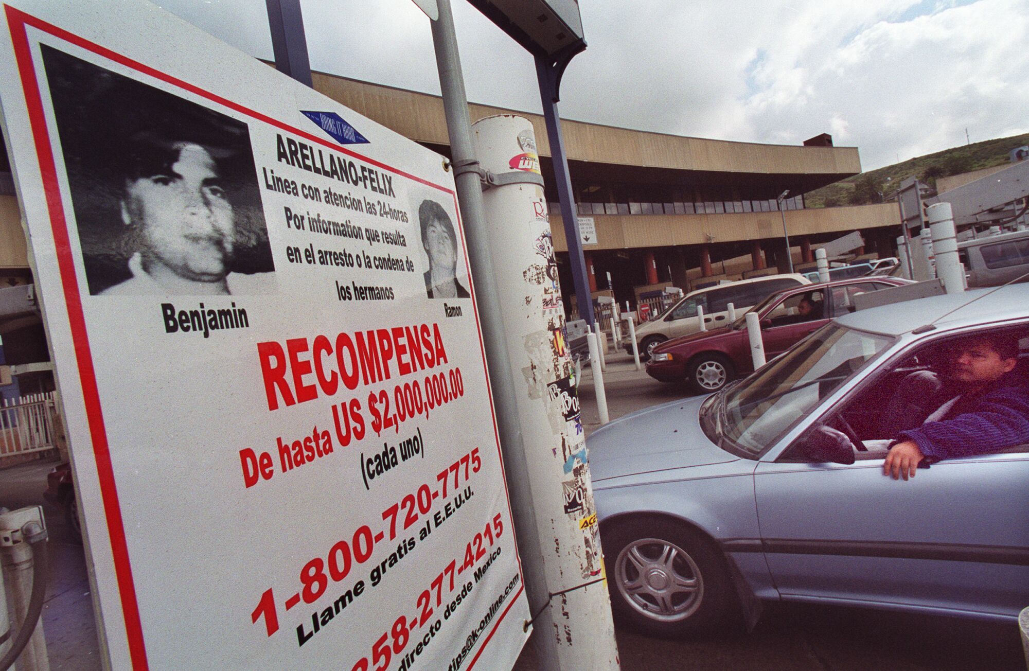 A poster offers a reward for information about the Arellano Félix brothers.