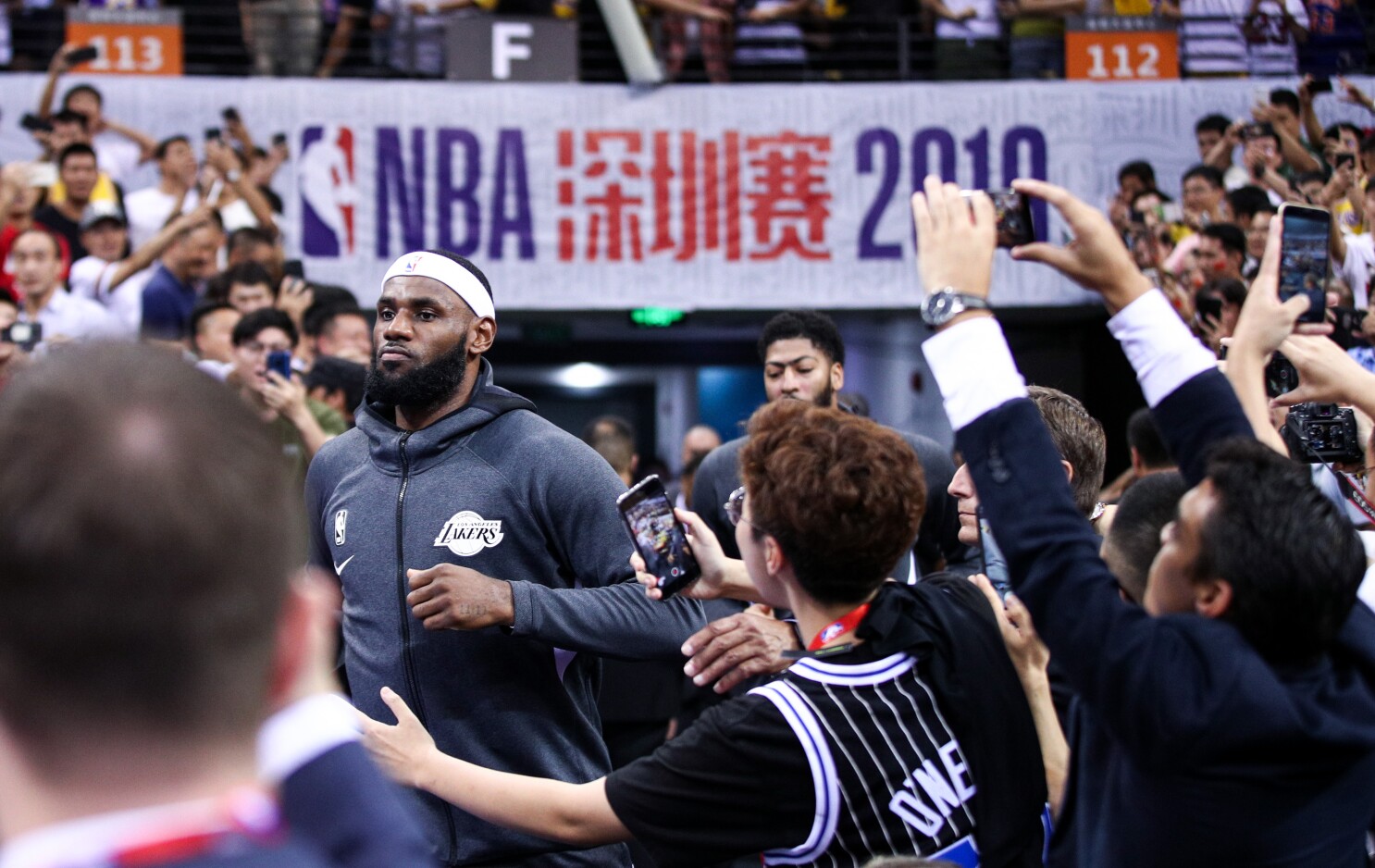 Lakers In China How The Team And Nba Handled The Crisis Los Angeles Times
