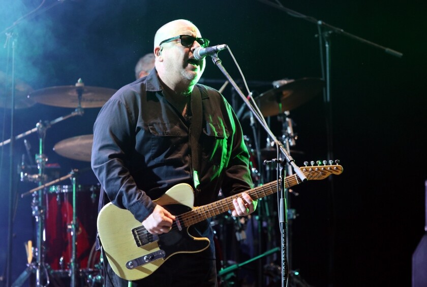 La banda alternativa Pixies durante la jornada musical sabatina de la Semana de las Juventudes, en el Zócalo.