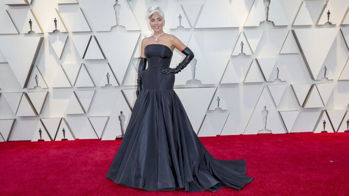 Lady Gaga de Brandon Maxwell 2019 no Oscar 2019, 91th Academy Awards, em  Hollywood, Califórnia.
