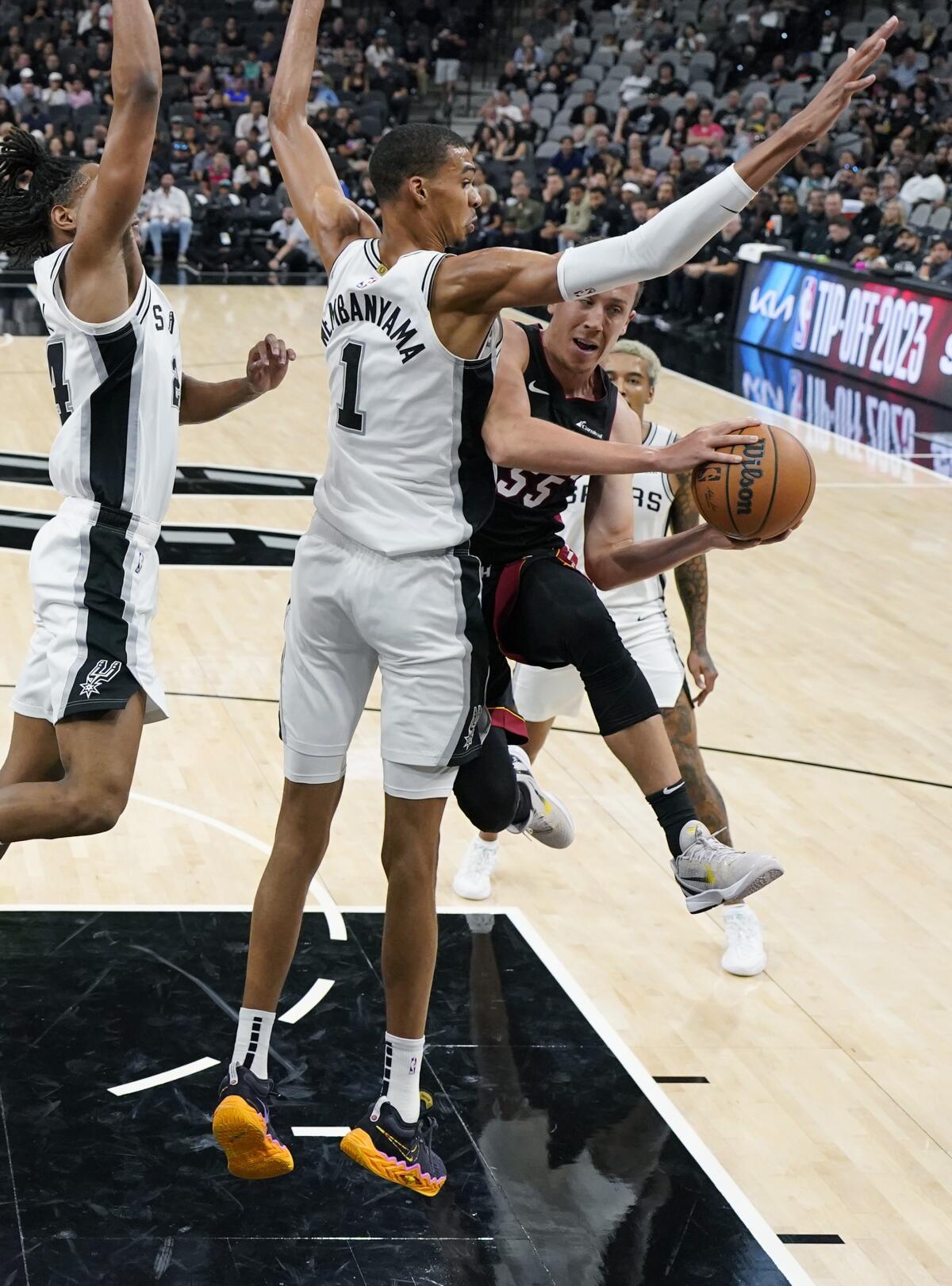 Heat Beat Spurs to Tie the N.B.A. Finals - The New York Times