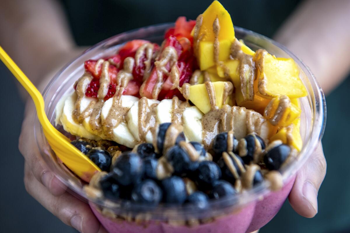 A bowl of fruit