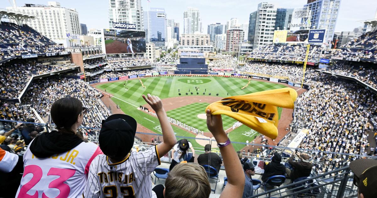 Column: The Padres continue to consistently draw fans to Petco Park. It's about more than winning