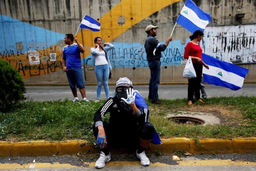 Manifestantes participan en un plantón para conmemorar los 100 días desde el inicio de la crisis sociopolítica que atraviesa Nicaragua, originada por la gestión del presidente, Daniel Ortega. EFE/Archivo