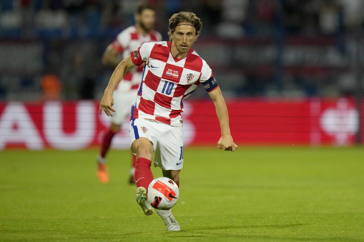 Luka Modric domina el balón durante un partido entre Croacia y Austria por la Liga de Naciones 