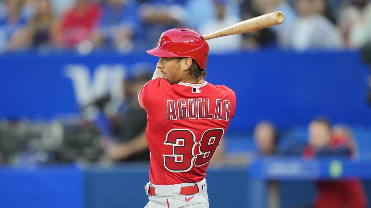 PHOTO: Mike Trout bought his mom a car for Mother's Day