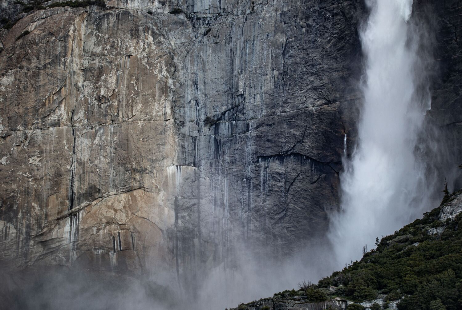 Melting snow means Yosemite's waterfalls are extra spectacular
