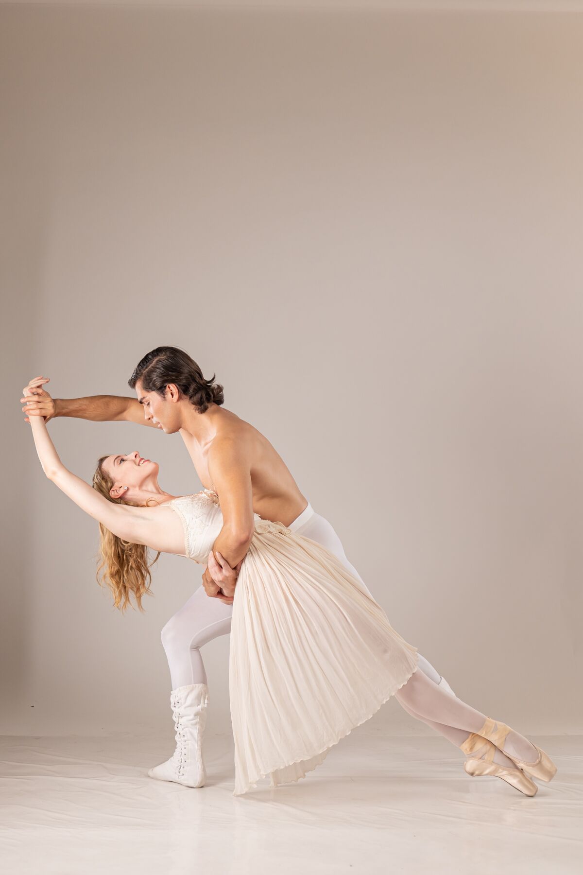 Tonatiuh Gomez and Stephanie Maiorano in San Diego Ballet's "Romeo et Juliet."