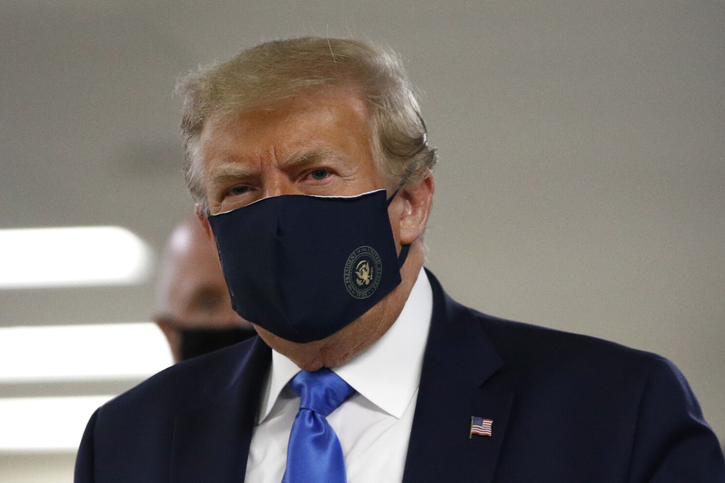 As Covid 19 Soars Trump Finally Dons A Mask Will It Help Los Angeles Times