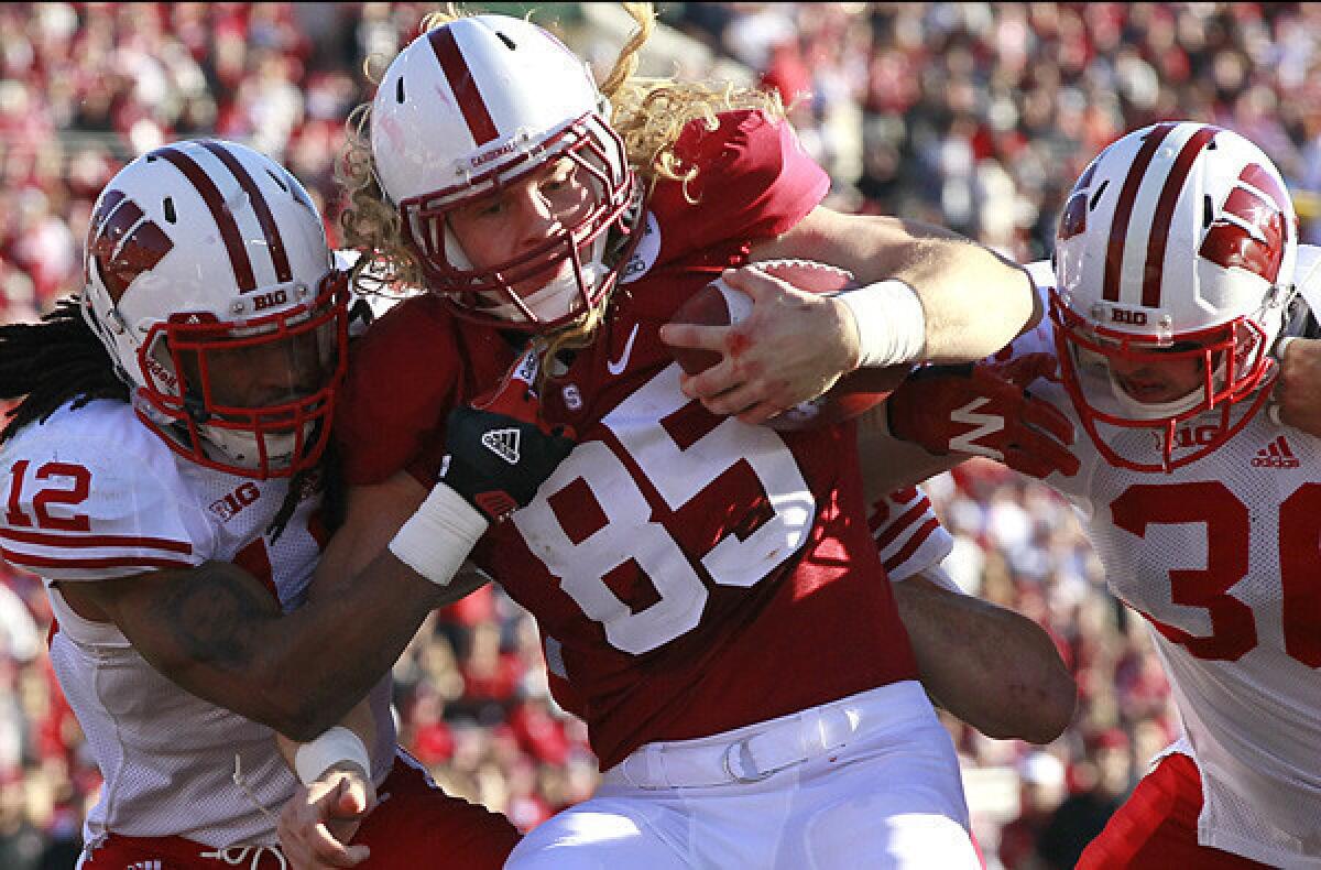 Fullback Ryan Hewitt (85) and Stanford return for a chance to win a second consecutive Rose Bowl game after defeating Wisconsin, 20-14, Jan. 1.