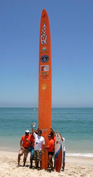 World's biggest surfboard