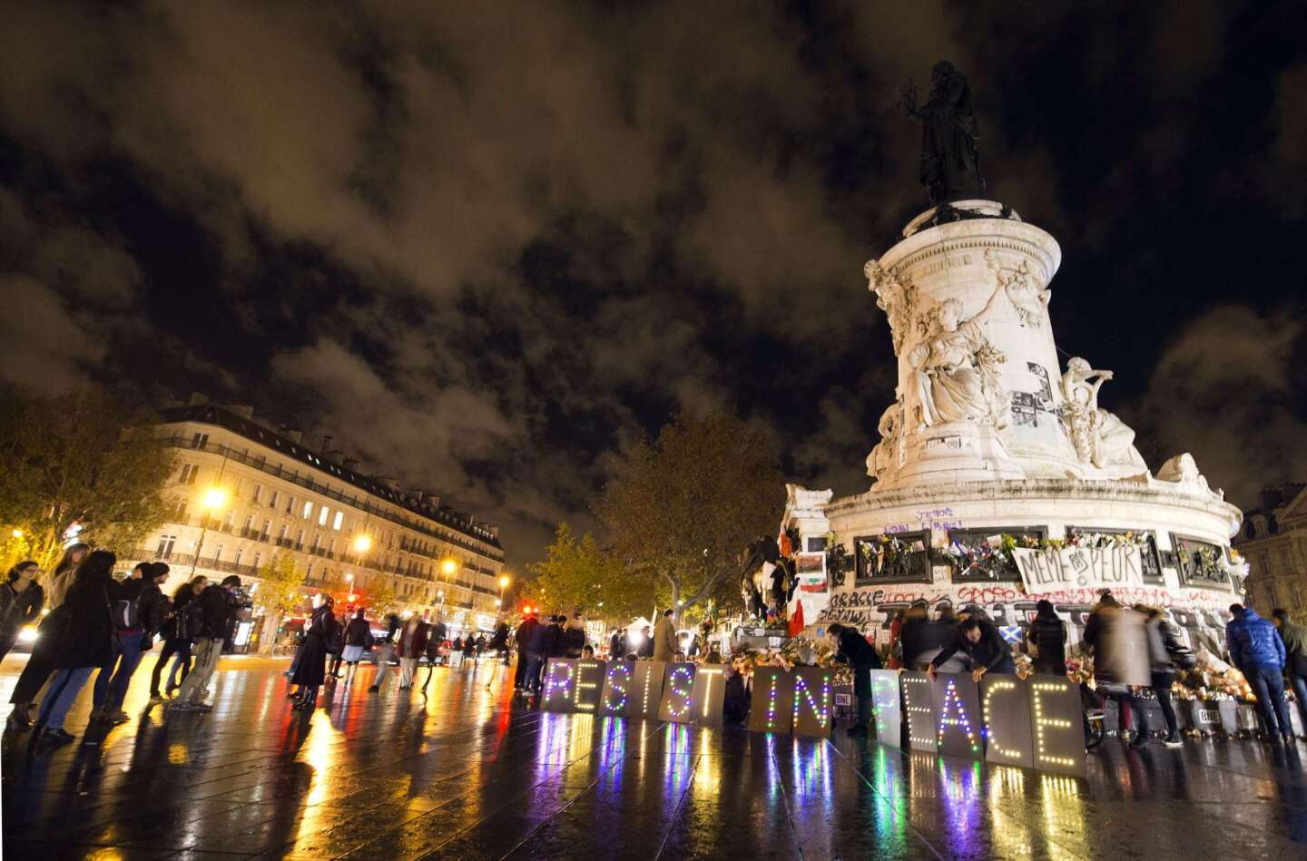 Pictures in the News | Paris