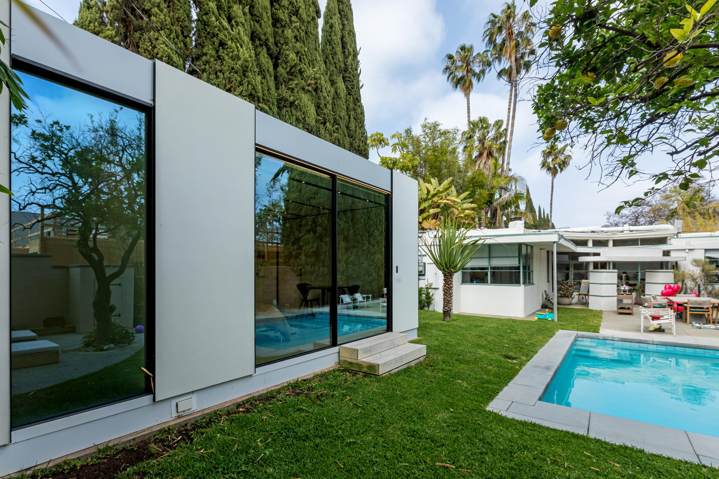 Adu Samples A prefab ADU extends the floor plan of a historic L.A. house - Los ...