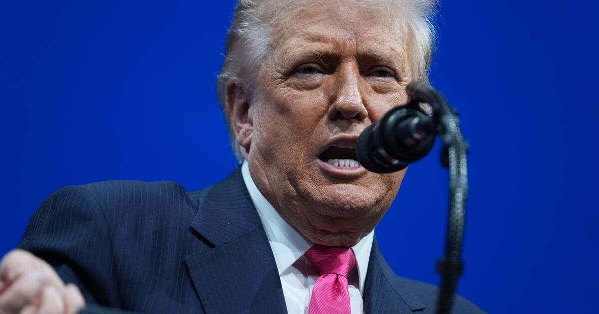 Trump tekent een wetsvoorstel waarin hij eist dat zijn regering Epstein-bestanden vrijgeeft