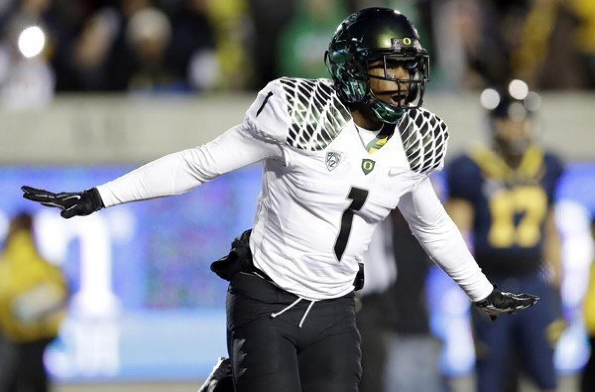Josh Huff and the Oregon Ducks took flight once again in a 59-17 victory over California.