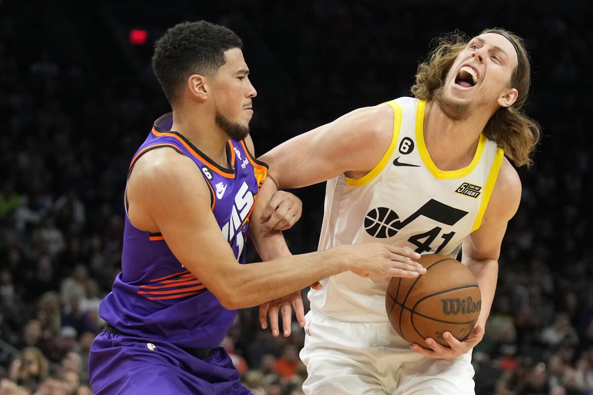 Why have the Utah Jazz struggled in fourth quarters this season?