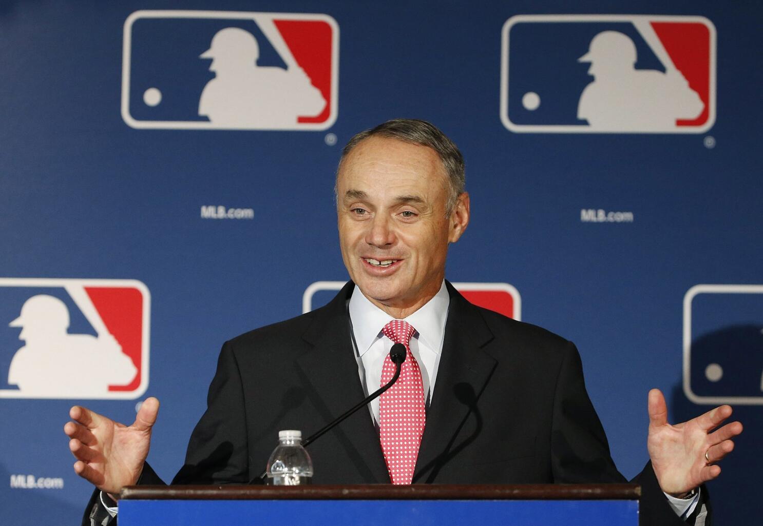 MLB Commissioner Rob Manfred says Pete Rose violated 'rule one in  baseball,' no intention of altering ban