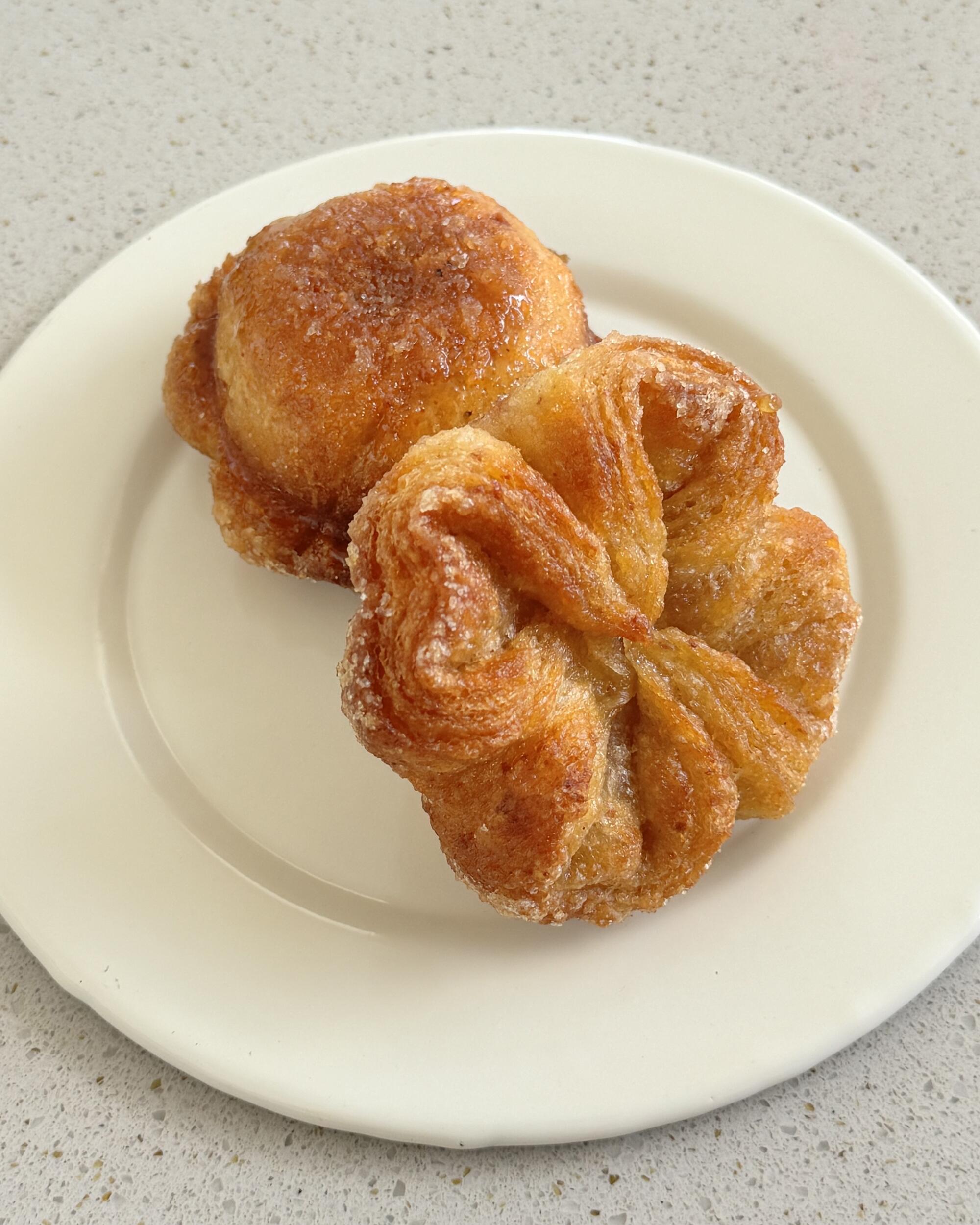 A pastry made with masa.
