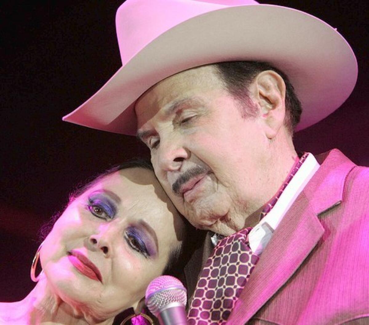 Silvestre with her husband, Antonio Aguilar, during a farewell concert in 2005.