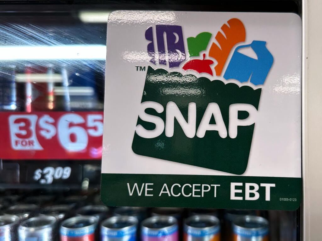 Snap Dcf Trump administration seeks to block court order for full SNAP payments ...