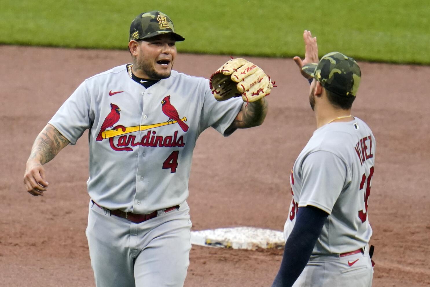 Yadier Molina pitches for Cardinals against Pirates
