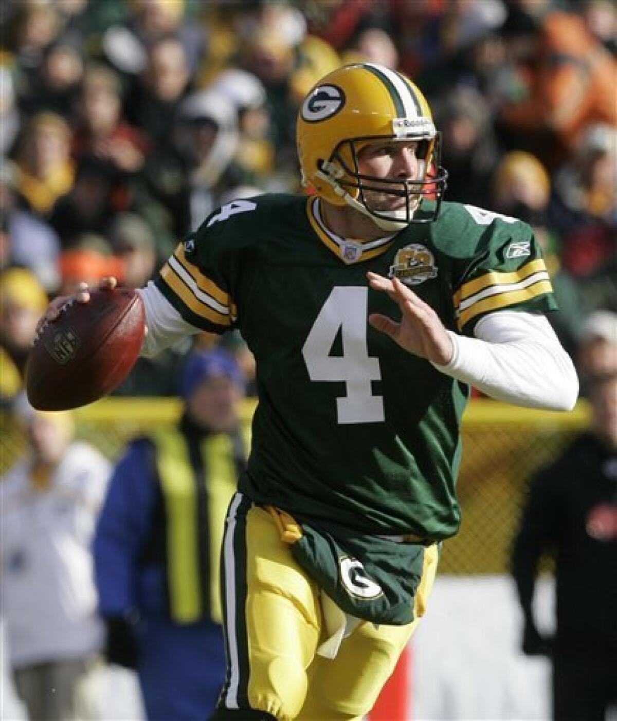 Green Bay Packers quarterback Brett Favre drops back to throw a