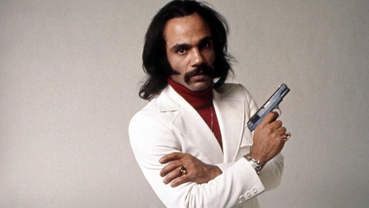 Actor Ron O'Neal poses for the Warner Bros. movie "Super Fly" circa 1972.