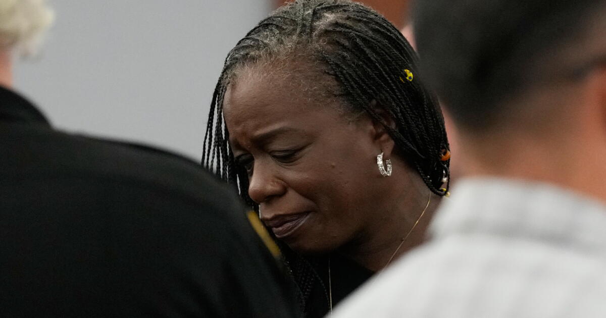 Gang Leader Sentenced To 40 Years To Life In Tupac's Murder: 'the World Never Forgot About Him' - Beritaja Gang Leader Sentenced To 40 Years To Life In Tupac's Murder: 'the World Never Forgot About Him' - Beritaja