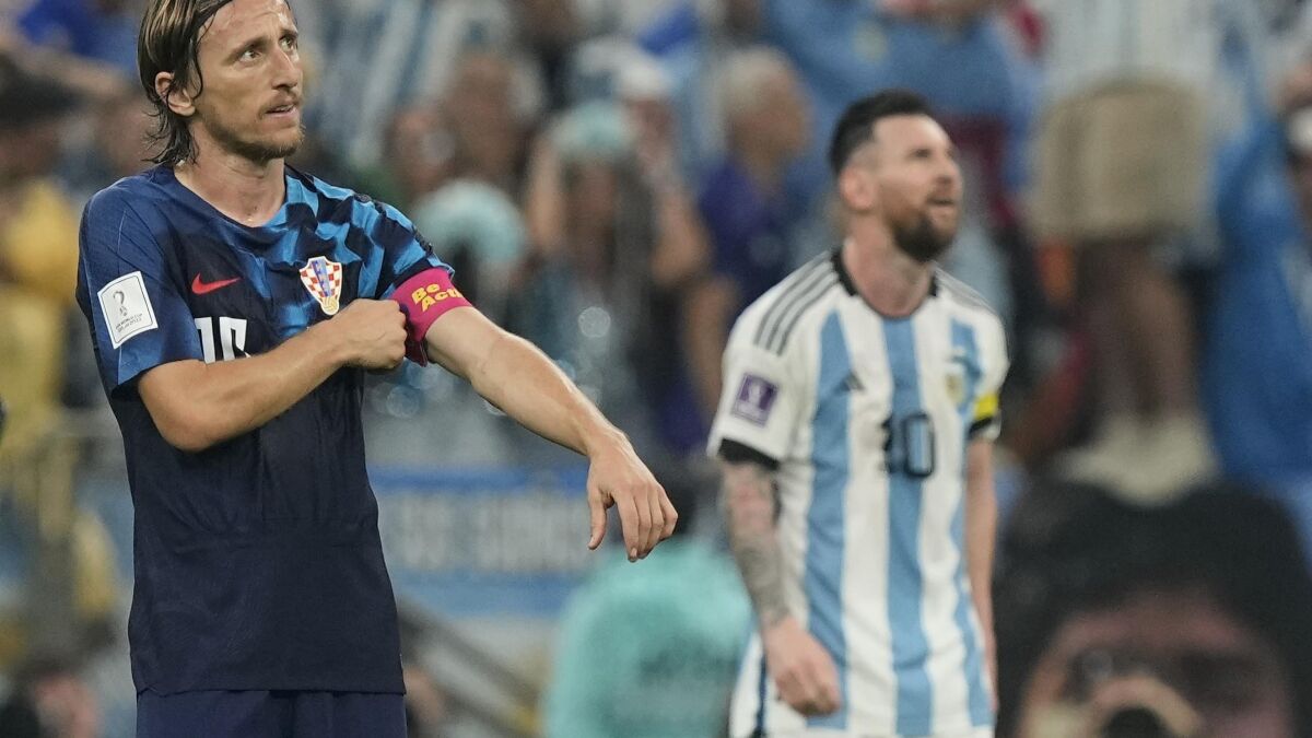 Modric se va del Mundial pero comparte escenario con Messi - Angeles Times