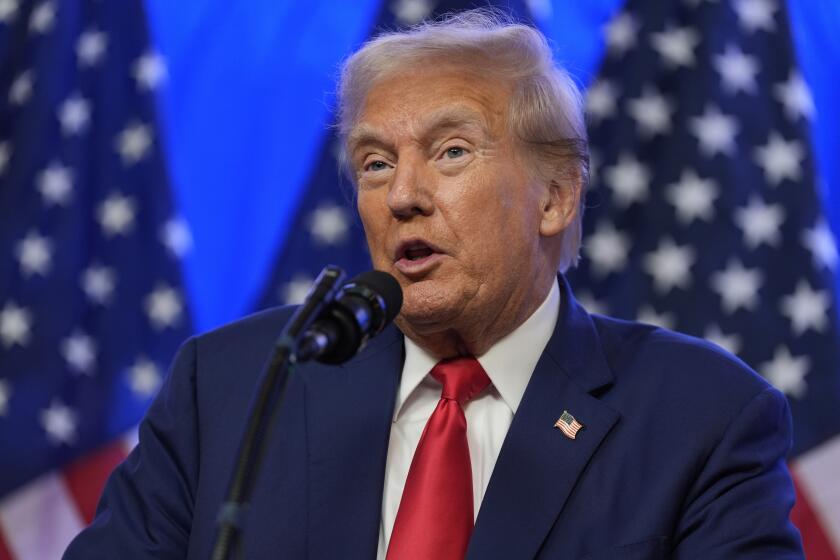 El candidato presidencial republicano Donald Trump habla durante un evento sobre la lucha contra el antisemitismo en el Trump National Golf Club, el jueves 15 de agosto de 2024, en Bedminster, Nueva Jersey (Foto AP/Julia Nikhinson)