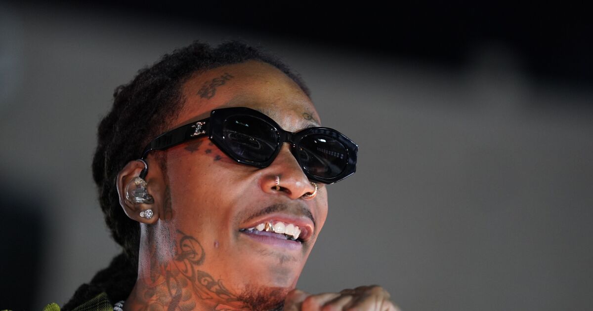 Work hard, play ball: Wiz Khalifa does shrooms, throws first pitch at Pirates game