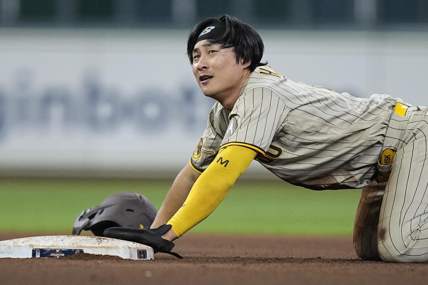 The #Padres have signed Ha-Seong Kim to a four-year contract.