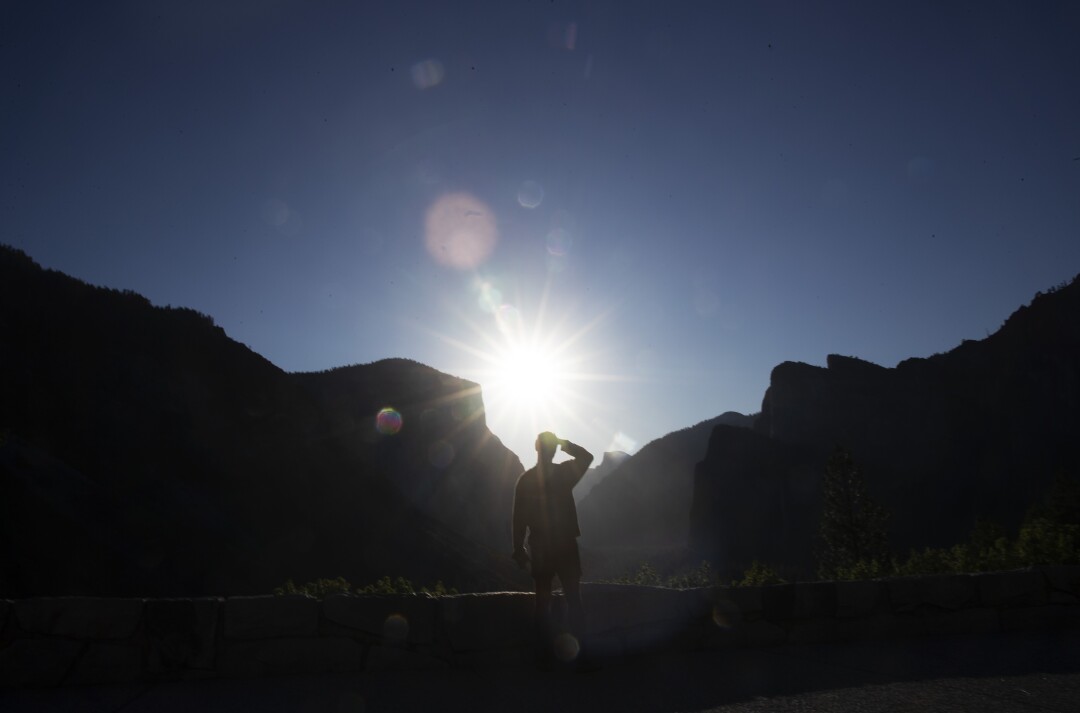 Sunrise vista from Tunnel View