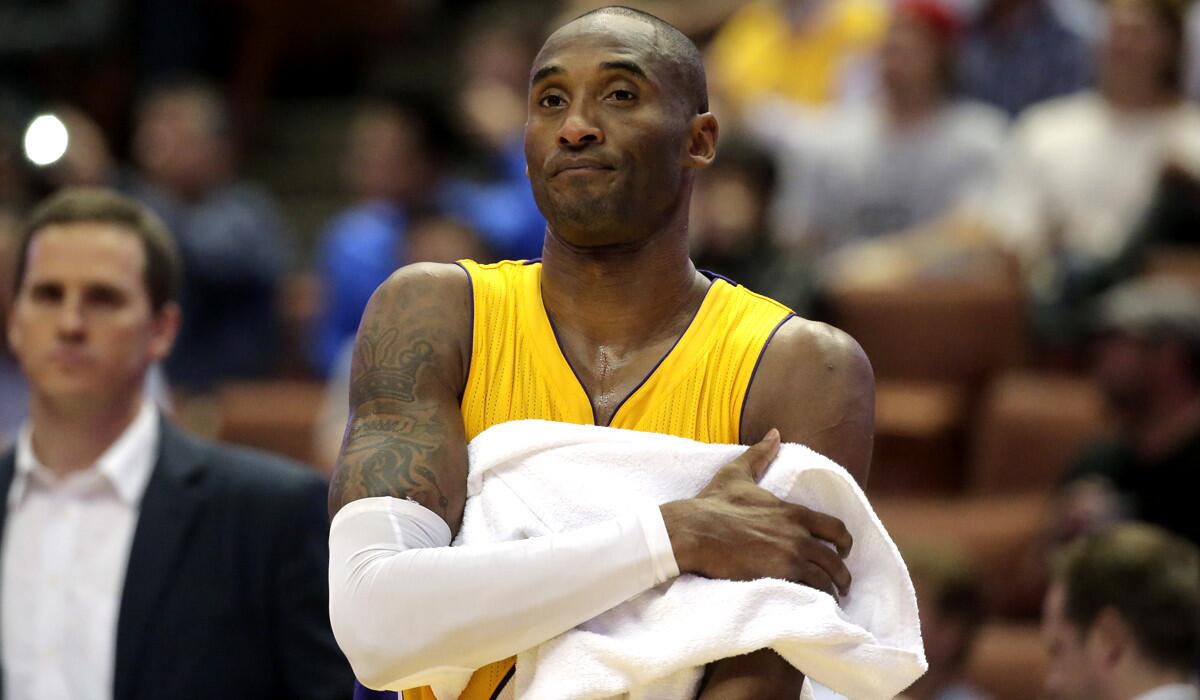 Lakers guard Kobe Bryant scored 27 points against the Jazz on Thursday but missed six of his 13 free throws.