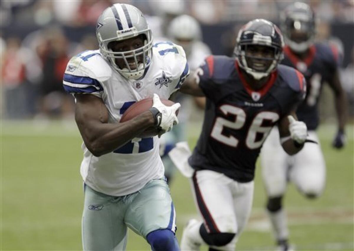 Cowboys hope to maintain momentum against reeling Texans