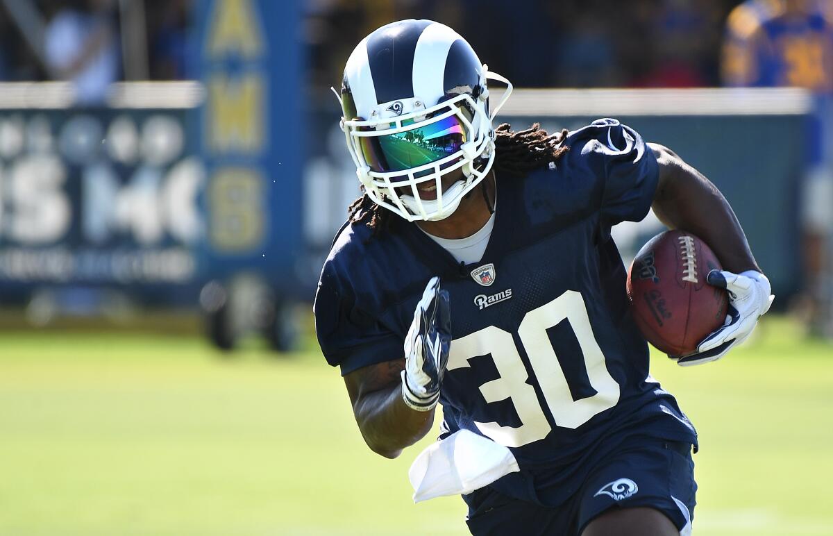 Rams, fans stuck with bad uniforms for at least one more season