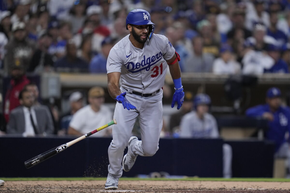 Dodgers'tan Amed Rosario, San Diego Padres'e karşı iki turluk bir tek vuruş yaptı.