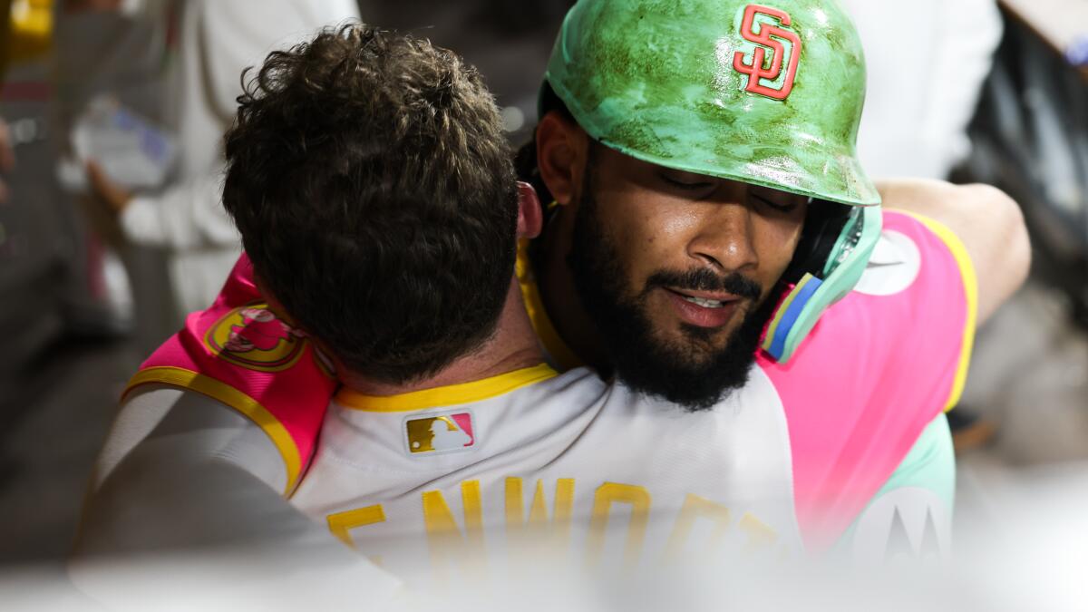 Padres' Fernando Tatis Jr. finds sanctuary deep underwater - Los Angeles  Times