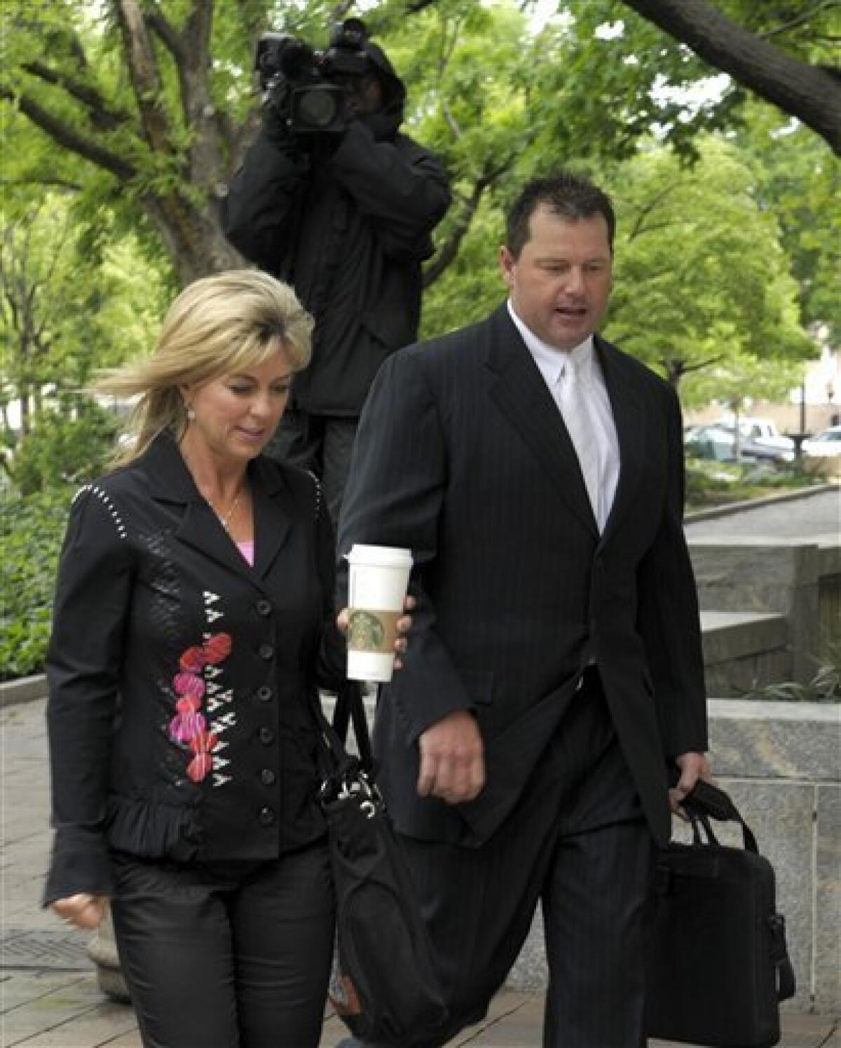 Prosecutors paint Roger Clemens as deceitful