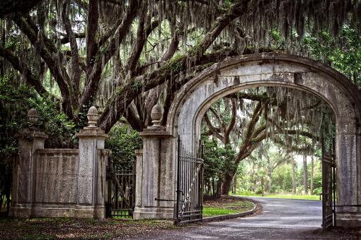 A photo of Entrance gate to Wormsloe Plantation, Savannah, Georgia.