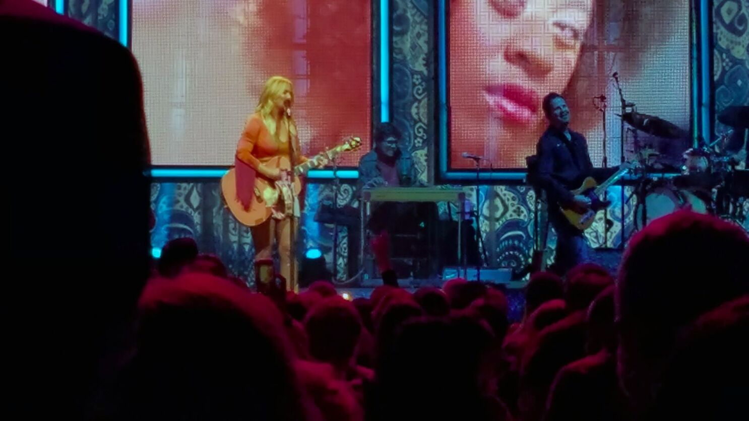 In San Diego Concert Miranda Lambert Takes The Audience On An Emotional Roller Coaster The San Diego Union Tribune Listen to storms never last (live) by miranda lambert, 1,754 shazams. in san diego concert miranda lambert