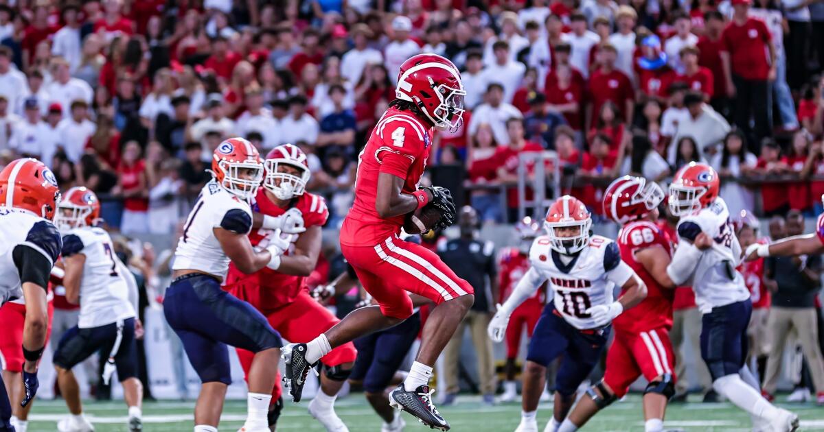 Mater Dei dominates Bishop Gorman from the start in clash of powerhouses